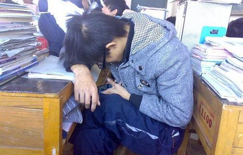 娱乐吃瓜酱学生说下了课